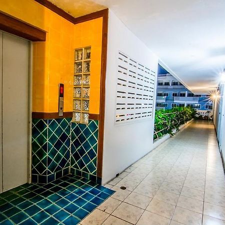 Sutus Court 4 Hotel Pattaya Bagian luar foto